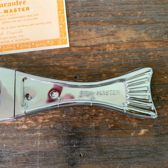 Vintage Fish Master Scales Fish Fast W/ Built- In Knife - Picture 2 of 10